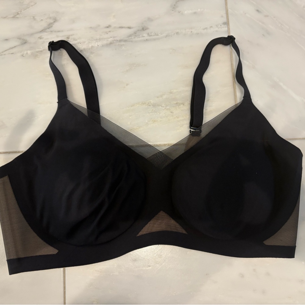 Honeylove Black Bra with Adjustable Straps and Molded Cups